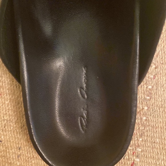 Rick Owens Leather Slippers. Never worn. Have just sat. Very Chic Mens Slippers main image 4